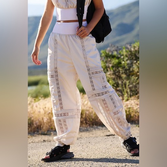 Free People Joggers FP Movement Oh Hey Applique Pants Navy/Marin Sz M - Picture 9 of 9